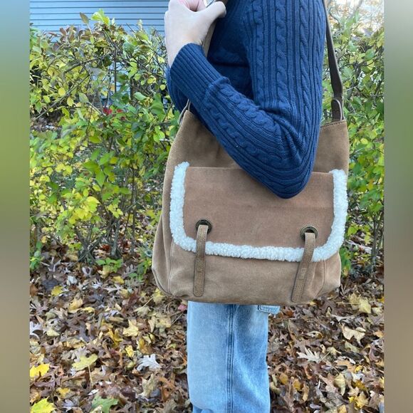 UGG Heritage Tan Suede Hobo Shoulder Bag Sherpa trim - Picture 1 of 16